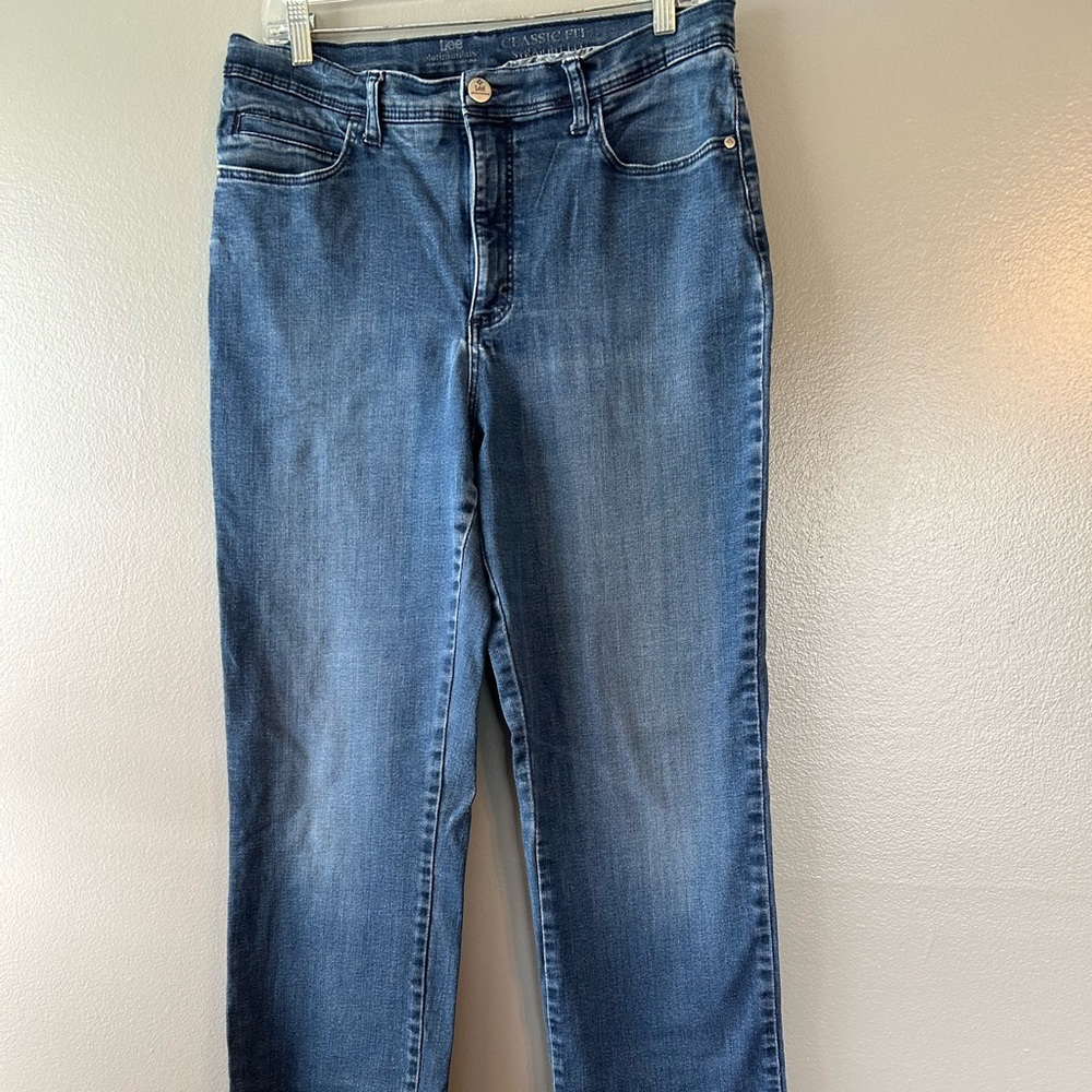 Lee classic fit straight leg stretch denim‎ jeans